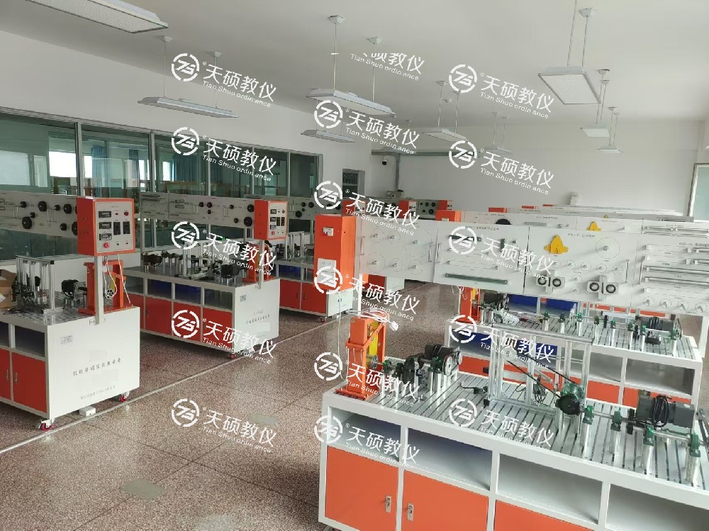 烏魯木齊技師學(xué)院 電氣工程及機(jī)電裝調(diào)實(shí)訓(xùn)室設(shè)備采購(gòu)項(xiàng)目  順利安裝、調(diào)試、培訓(xùn)、驗(yàn)收通過(guò)！